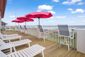 Beach Front Cottage with Beautiful Ocean Views!